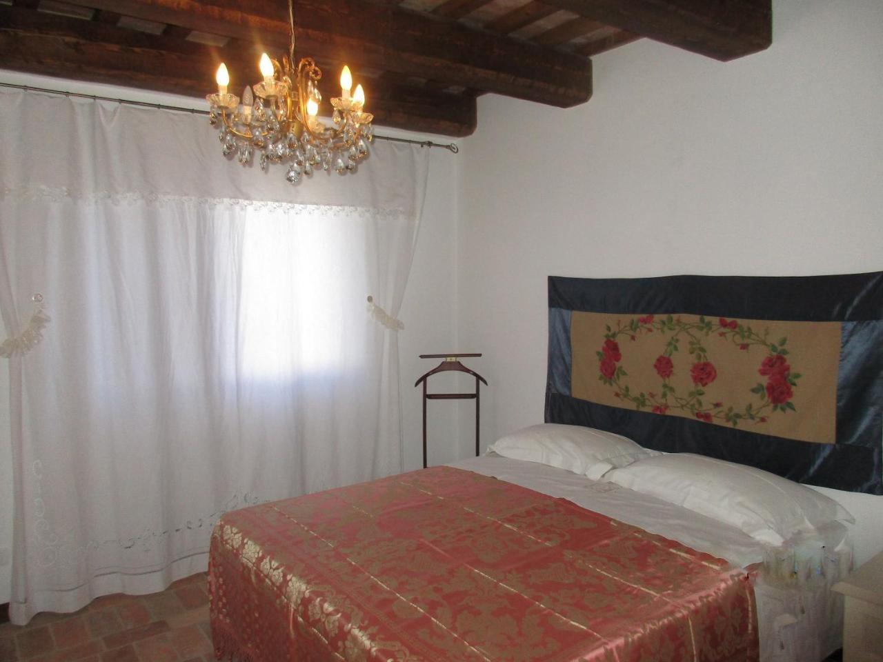 Casale San Martino Agriturismo Bio Sant'Angelo in Pontano Exterior photo